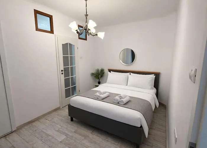 Lighthouse - 2 Bedroom شقة *