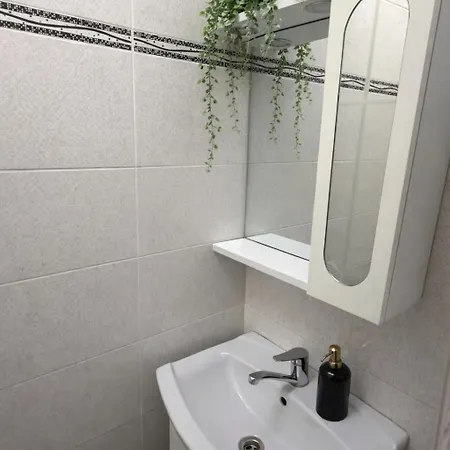 Lighthouse - 2 Bedroom Apartament *