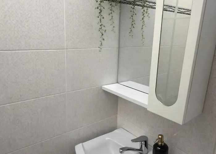 Lighthouse - 2 Bedroom Apartment *